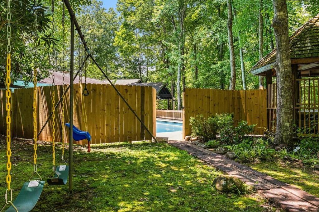 Bourbon Hollow Lodge With Hot Tub And Pool Plus Game Room Only 5 Min To Downtown Гетлинбург Екстериор снимка